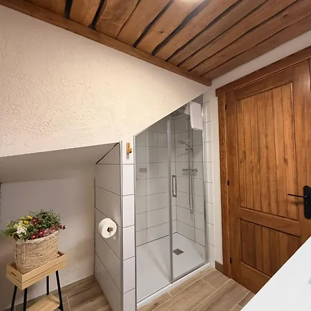 El Coritu, Estrenamos Dos Apartamentos, El 4 Y 5 Nieda