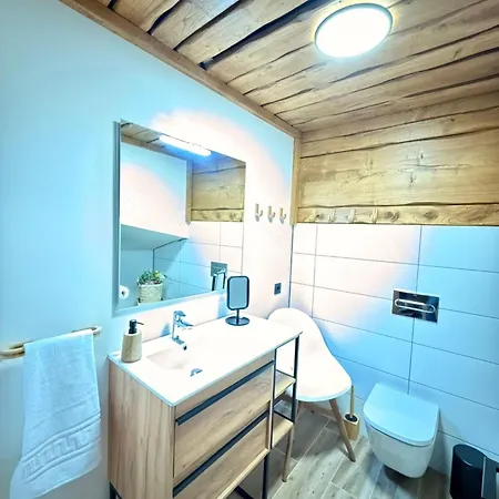 El Coritu, Estrenamos Dos Apartamentos, El 4 Y 5 *